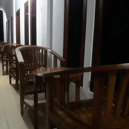 The Teuz B&B Labuan Bajo Exterior foto