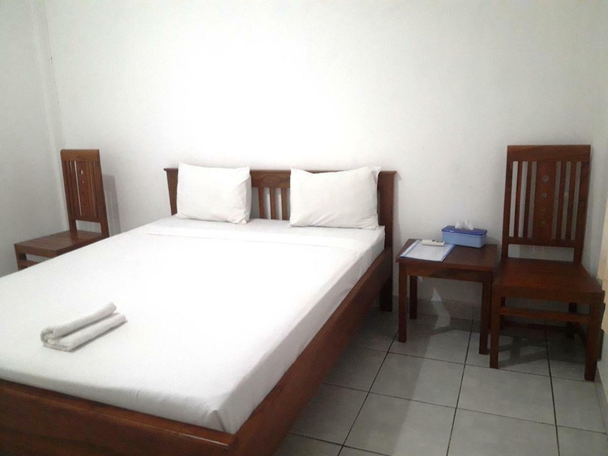 The Teuz B&B Labuan Bajo Exterior foto