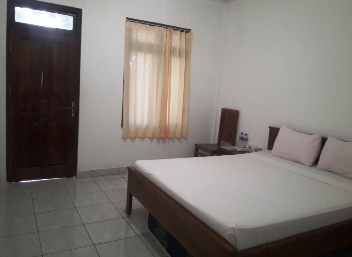 The Teuz B&B Labuan Bajo Exterior foto